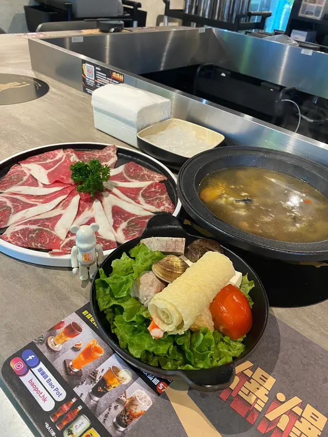 SRF極黑牛前肩肉+爆炒燒酒烏雞鍋