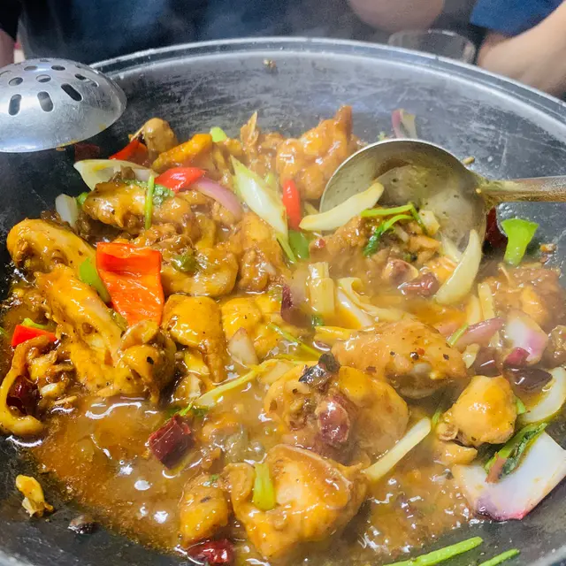 麻辣雞煲