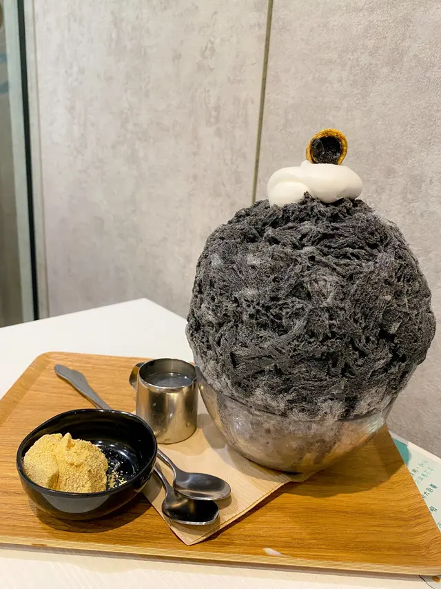 黑極 (黑芝麻豆腐)