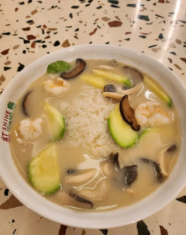 鮮魚湯海蝦球泡飯