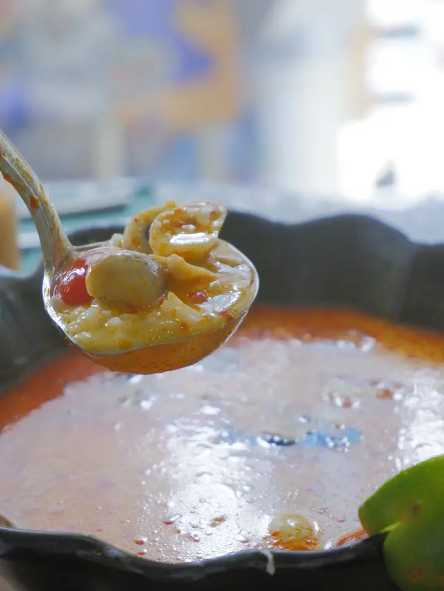 香茅豬扒冬陰功泡飯