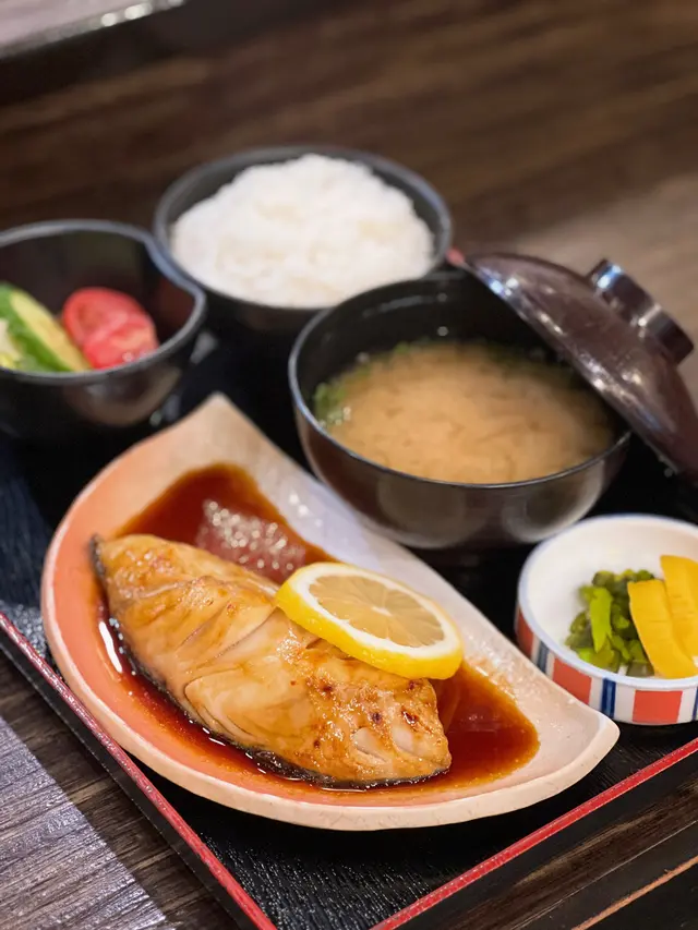 照燒銀鱈魚定食