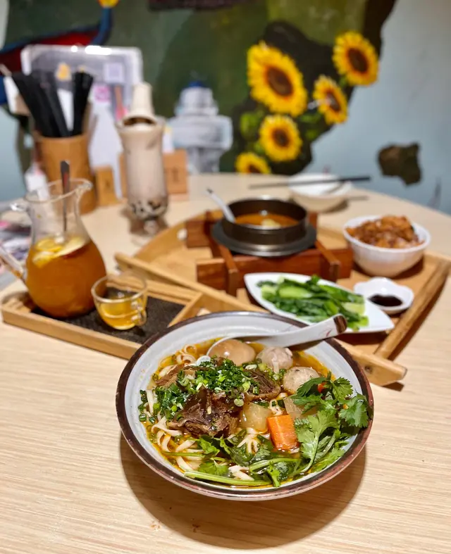 豐盛台灣牛肉麵