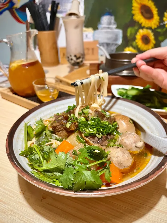 豐盛台灣牛肉麵
