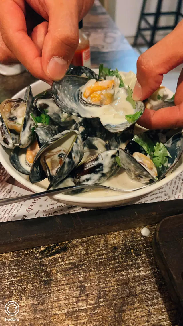 明顯見到舊肉同平時嘅青口唔同，勁肥美同有食蠔嘅嗰個creamy感，食指大動🥹🥹