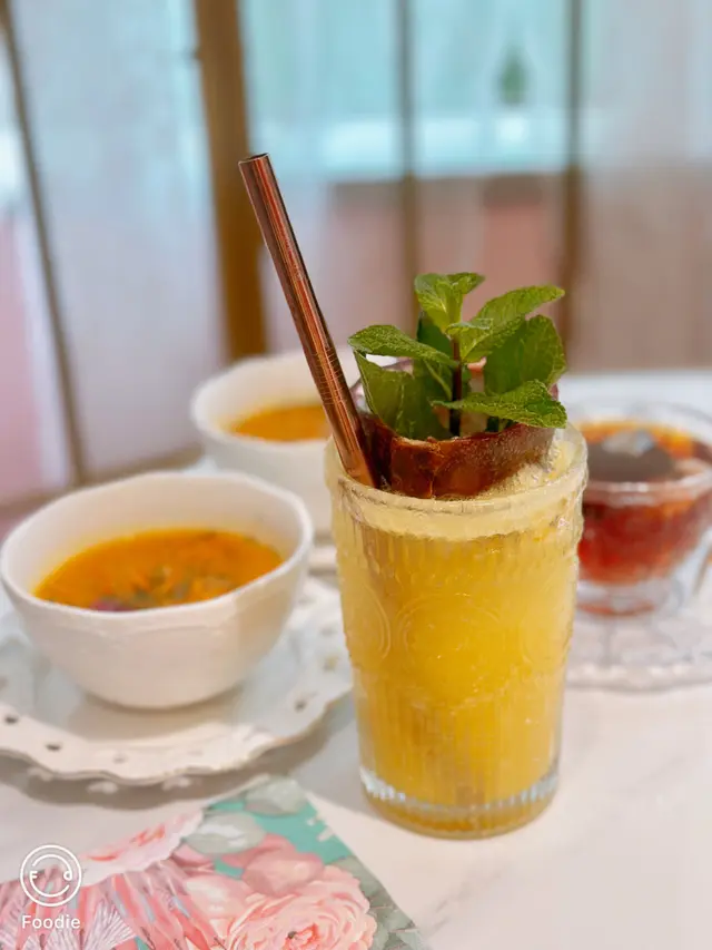 金金菠蘿熱情果梳打