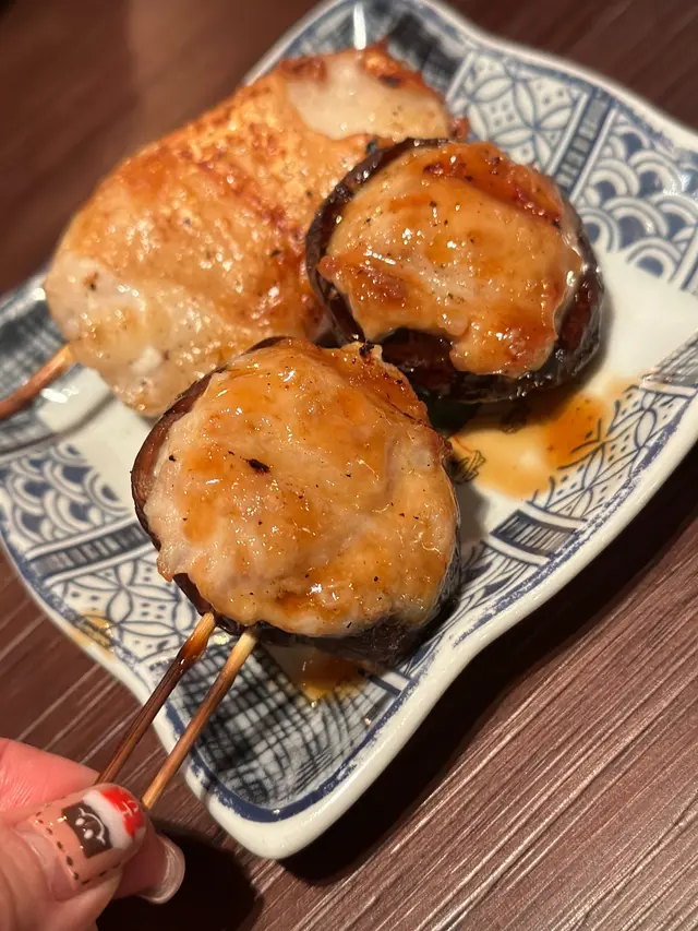 汁燒免治雞肉軟骨釀冬菇
