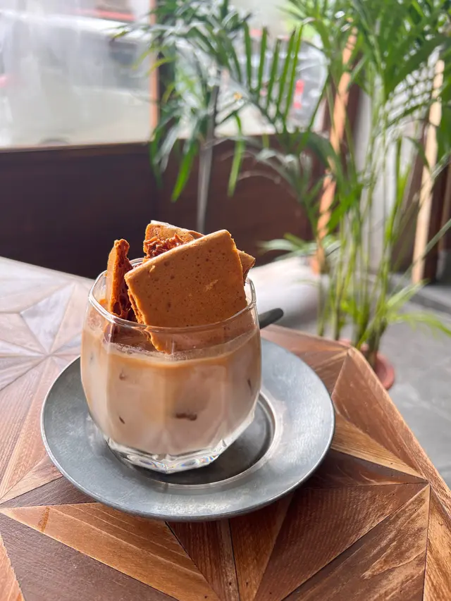 焦糖餅同咖啡配合得好好