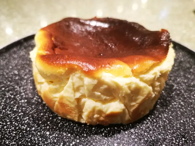 雲呢拿麻薯巴斯克芝士蛋糕