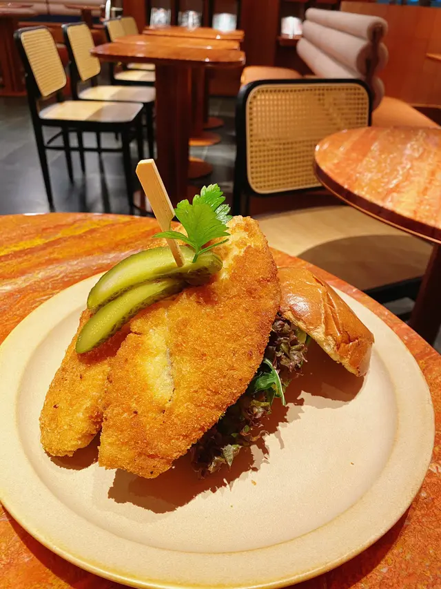 脆炸魚堡配自家製蛋黃醬