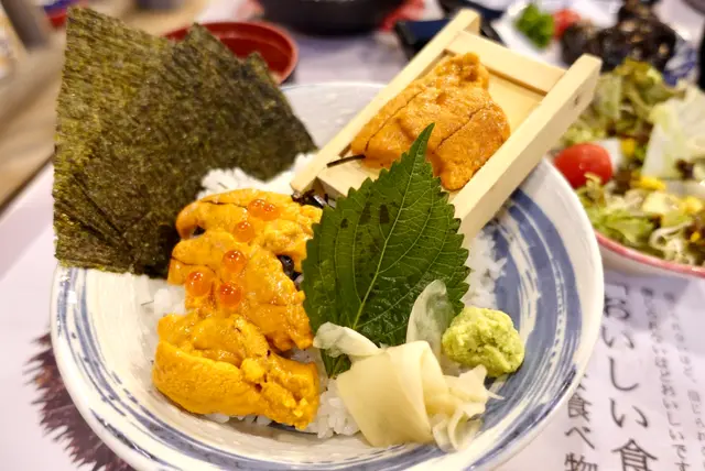 海膽丼