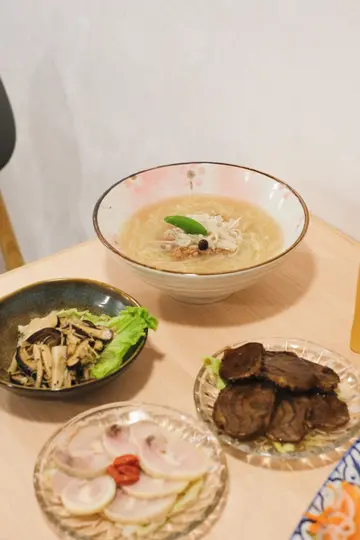 蒜香辣椒焗蚝蒟蒻面