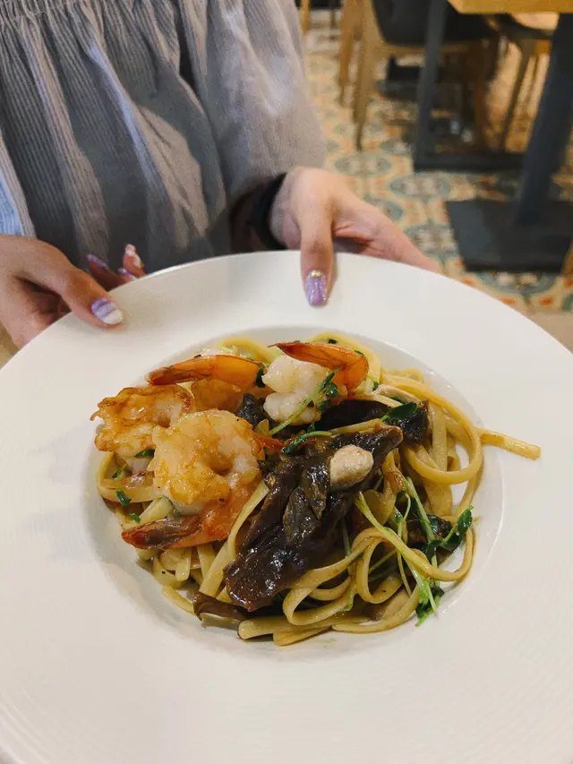 大蝦牛肝菌干蕃茄意粉