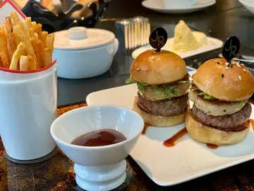 Le Jardin de Joël Robuchon - French Fine Dining in Central The
