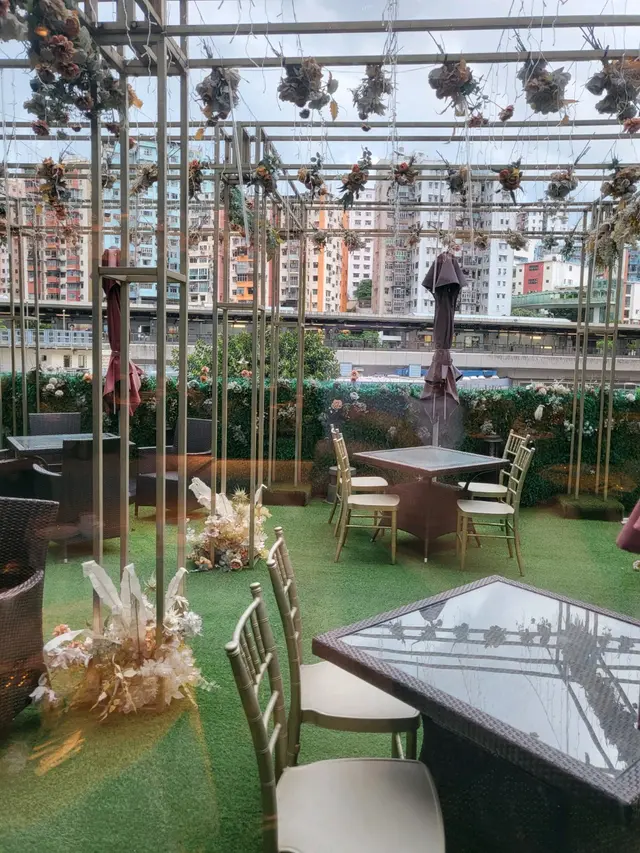 附設室外場地可供證婚