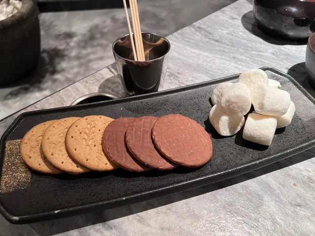 夾心棉花糖配朱古力威化餅