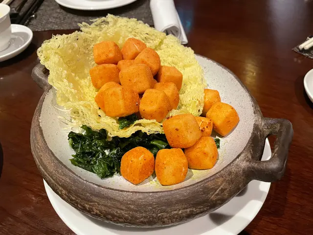 外脆內軟,龍龍的黃豆香味,特別在豆腐是廚師自製的