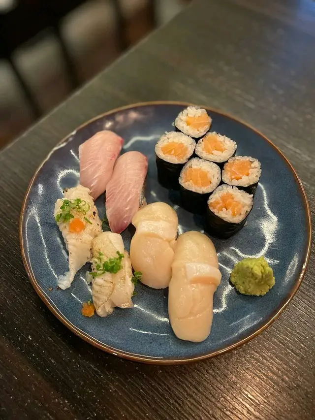 深海池魚、帶子、左口魚邊、三文魚卷壽司