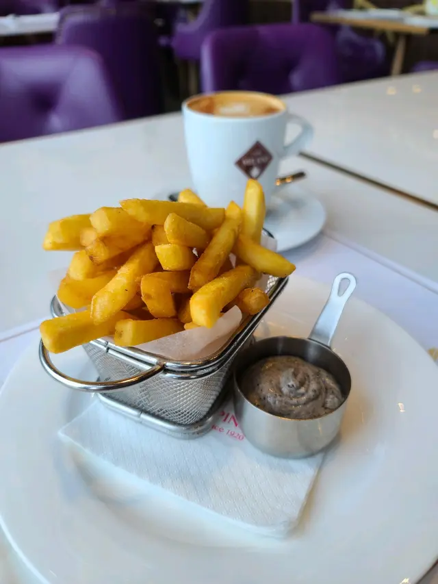 熱辣辣、點埋醬好好食