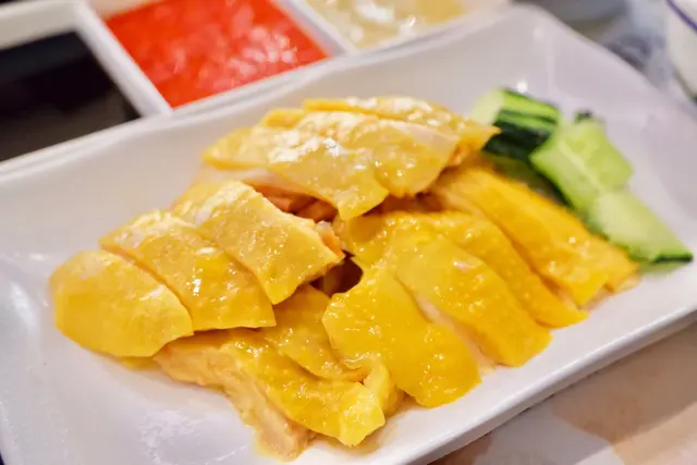 海南雞飯配蘇東魚丸雞湯