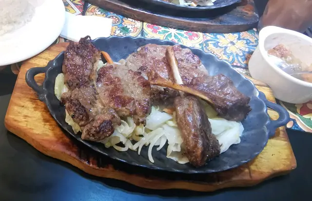 豬脾骨牛扒鐵扒餐
