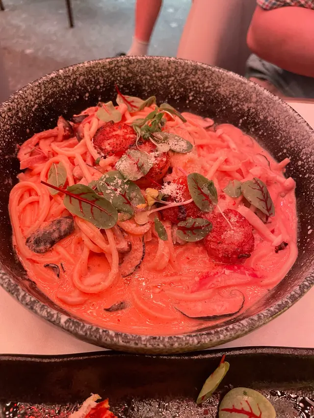 Tomato XO cream sauce spaghetti with scallops