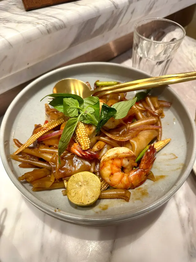 泰館養生野薑虎蝦炒泰國新鮮卷粉