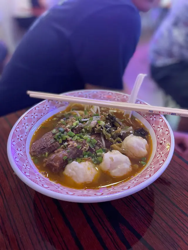特色牛肉湯麵