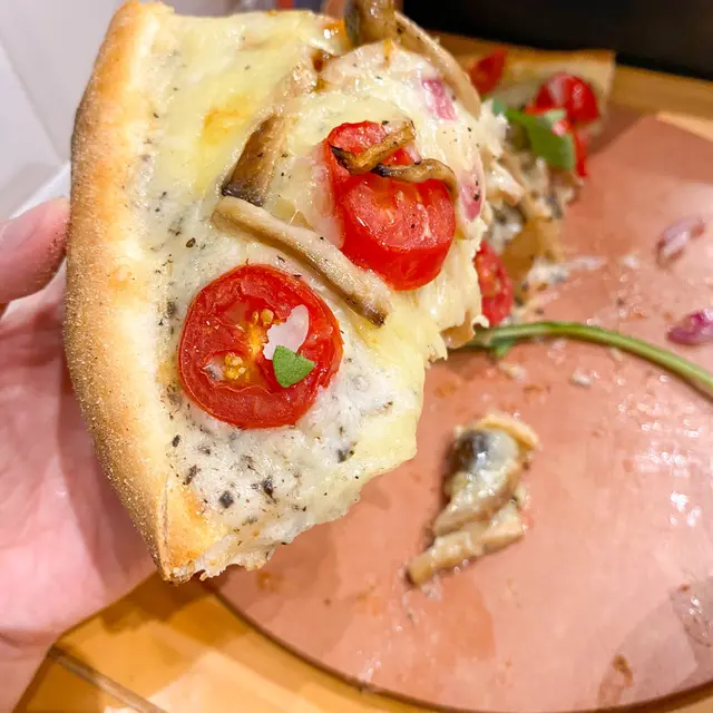 黑松露雜菌薄餅