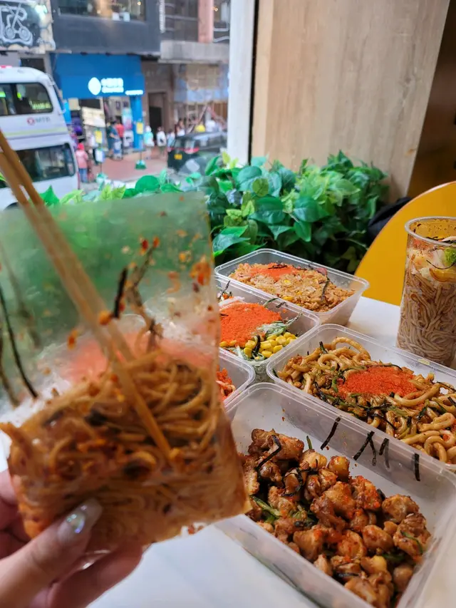 透明袋裝撈麵
