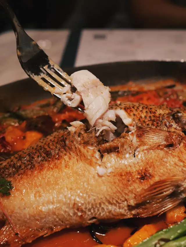 香草烤原條鱸魚