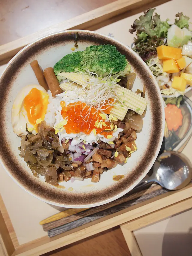 蟹肉魚籽滷肉飯便當