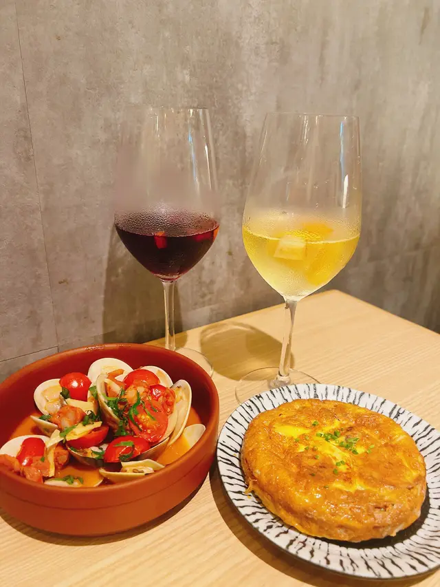 西班牙辣肉腸煮蜆配雪利酒醋醬汁