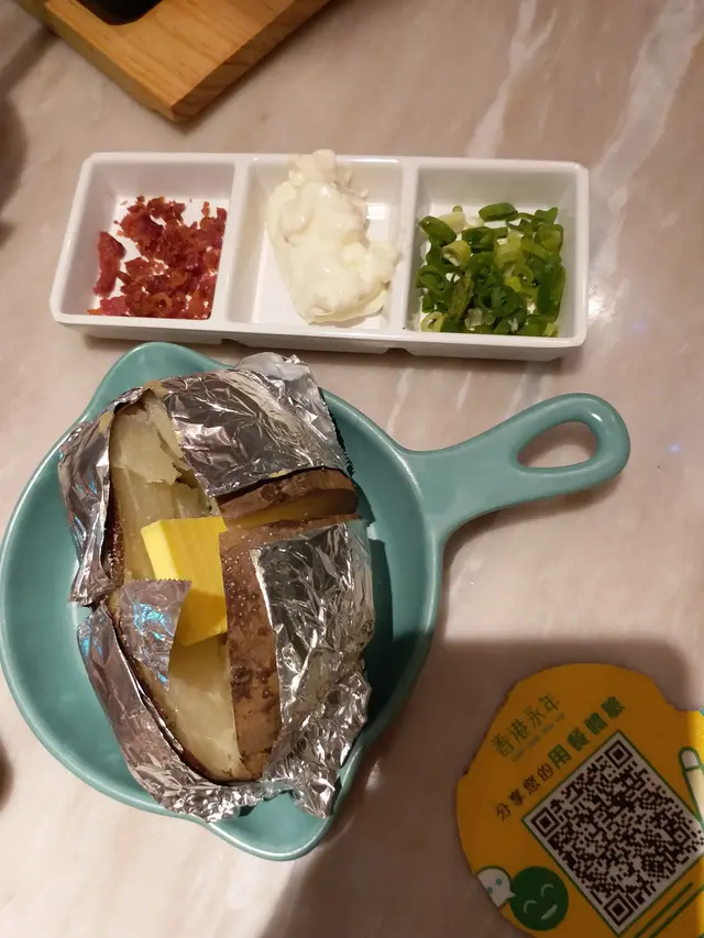 酸忌廉煙肉焗薯