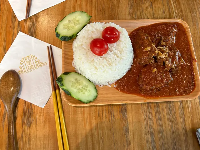 牛肉好林，滿滿的沙嗲醬料