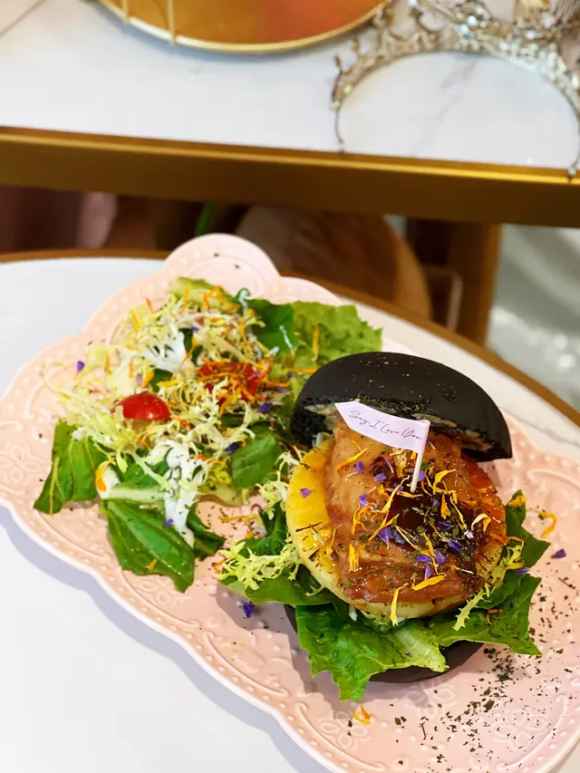 菠蘿照燒雞漢堡