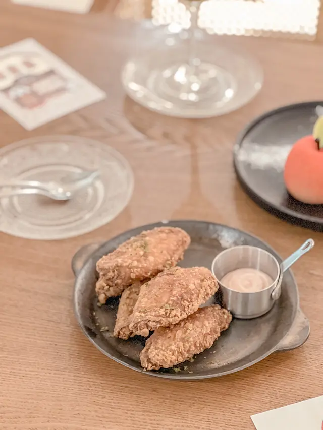 炸雞翼配明太子蛋黃醬