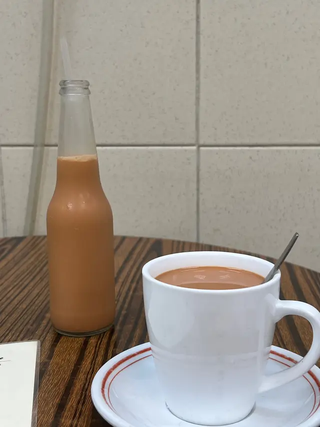 好濃厚!! 是杯長輩👴們會舉腳喜歡的一杯~
茶香而不澀 奶味不重 哈哈😆年輕小伙子如我們就一定要加糖了
不過真的有夠提神的(以前都不信🤨奶茶可以讓人精神為之一振
現在為深信不疑者了 YA