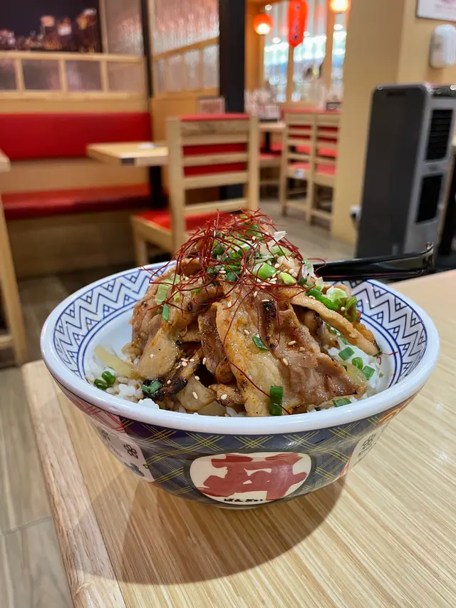 特盛炭火燒豚丼