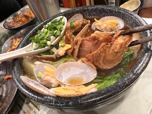 新鮮花甲, 鹵水大腸, 五香牛筋, 銀針粉