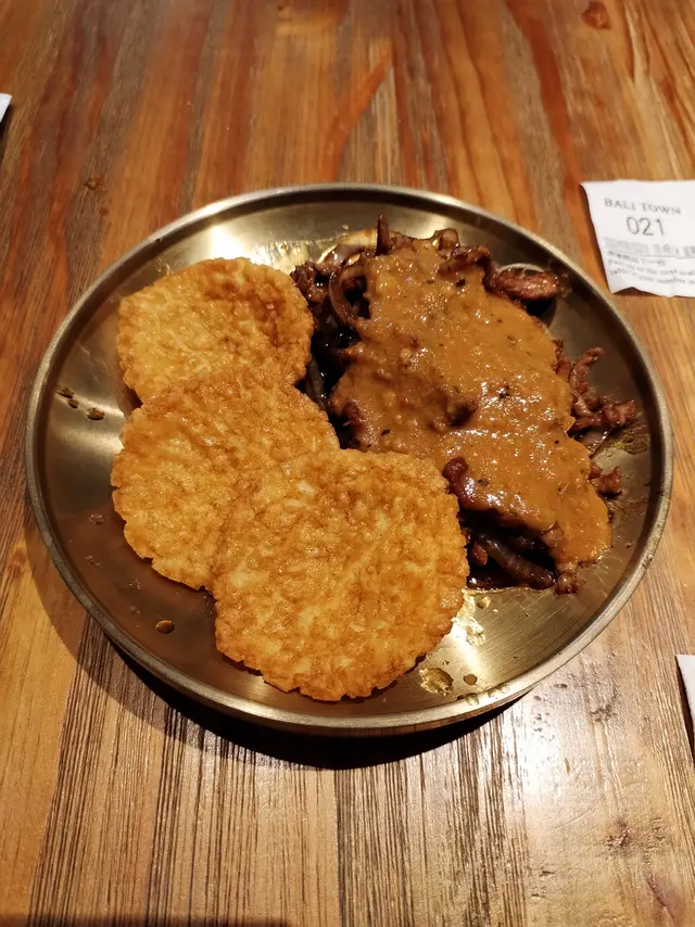 沙嗲豬肉配米餅