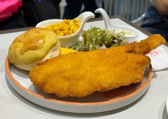 超級豐富，炸魚柳份量十足