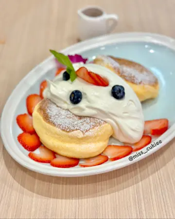 士多啤梨梳乎厘班戟