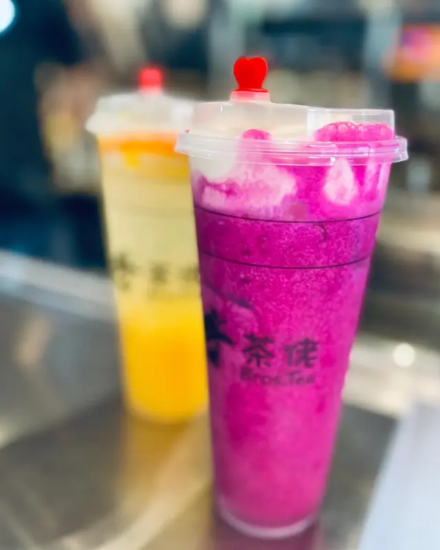 呢度既芝士奶蓋系用明治4.3特濃牛奶🥛制成，質感幼滑，鹹鹹香香芝士味🧀超濃👍🏻👍🏻 真心好高質👍🏻
香濃芝士🧀️奶蓋同本身味道偏淡既紅肉火龍果汁真係配搭得宜，咸淡交融，就唔使怕只飲其中－樣會愈飲愈膩或者愈飲愈寡🫰🏻