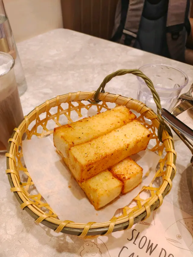 香草蒜蓉牛油多士磚