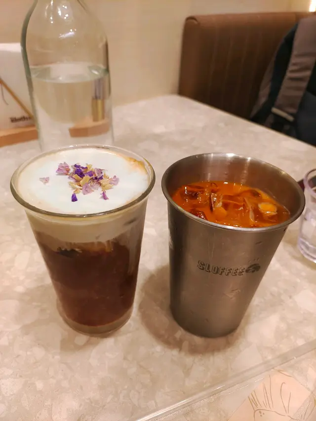 手作奶蓋美式咖啡 & 泰國手標奶茶