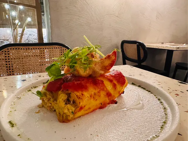 芝士菠菜龍蝦蟹肉意粉卷