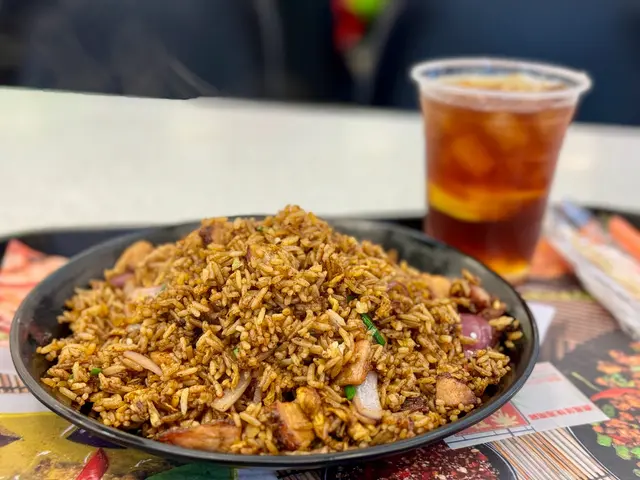 麻辣豬頸肉炒飯