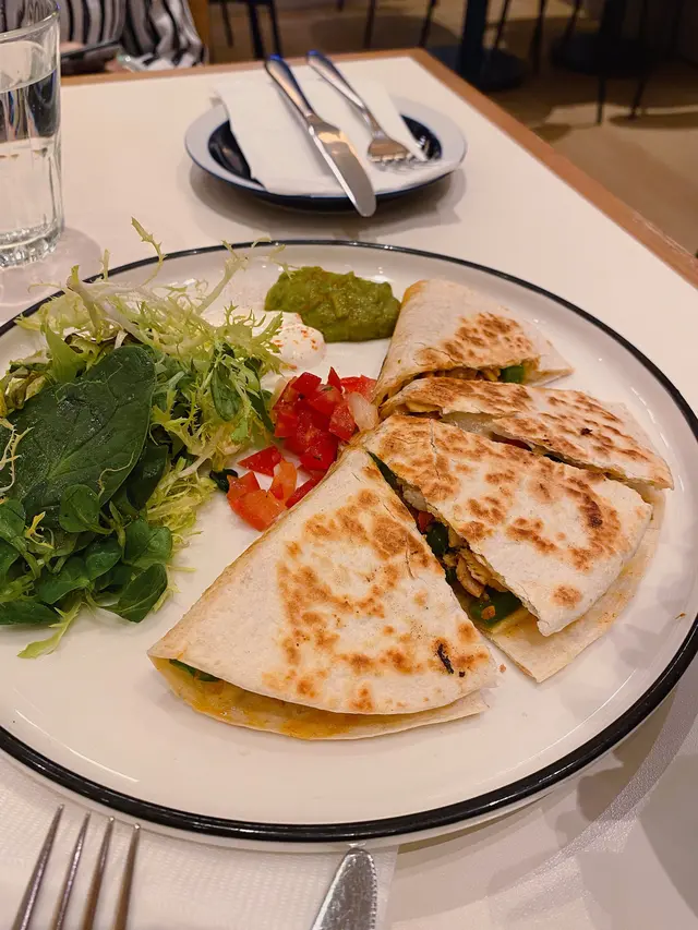 Mozzarella 芝士墨西哥薄餅