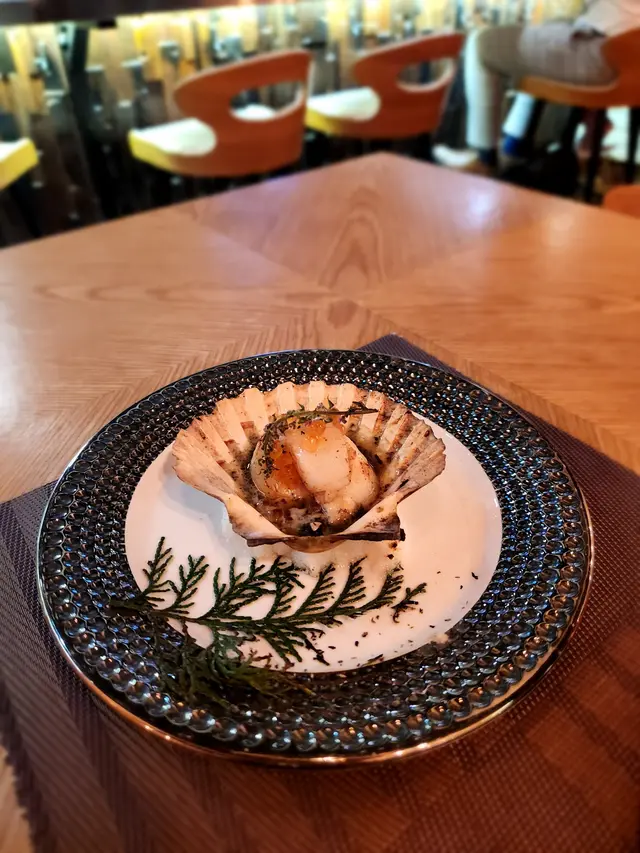 火焰黑松露汁煮帆立貝